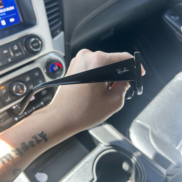 Ray-Ban Black Sunglasses with Tan Case - Picture 3 of 5